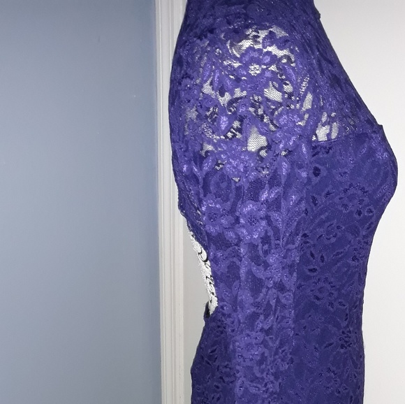 Beautiful Turtle neck Lace dress - Picture 4 of 7